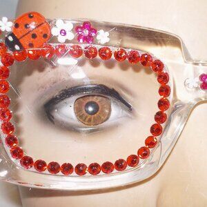 2.00 READING GLASSES RED LADYBUG AND FLOWERS GARDEN THEME